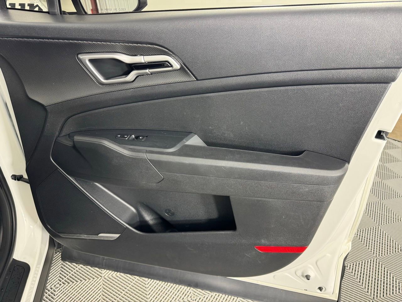 Used 2024 Kia Sportage LX image 27