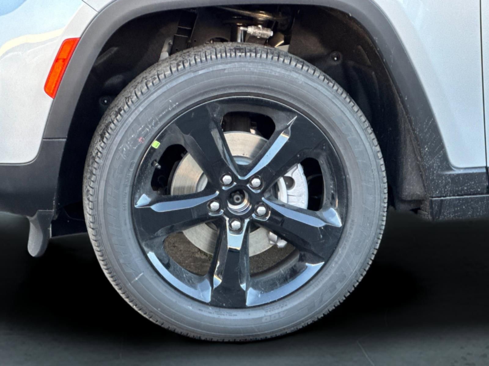 New 2025 Jeep Grand Cherokee Altitude w/ Trailer Tow Package image 25