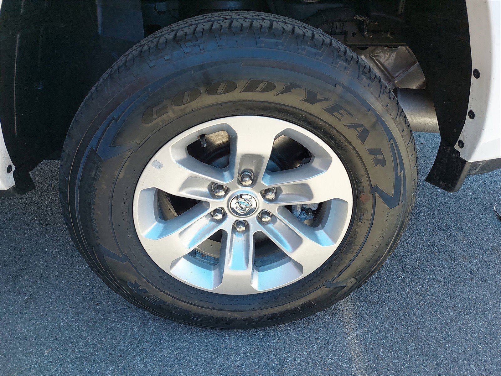 Used 2020 RAM 1500 Laramie image 41