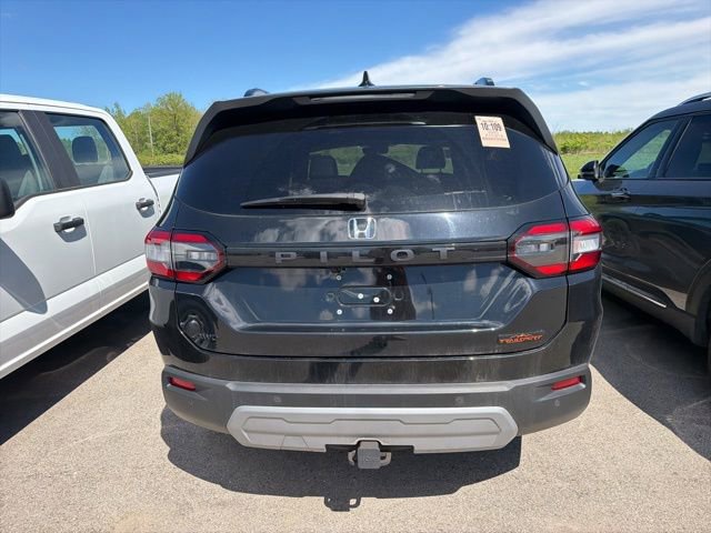 Used 2025 Honda Pilot TrailSport image 10