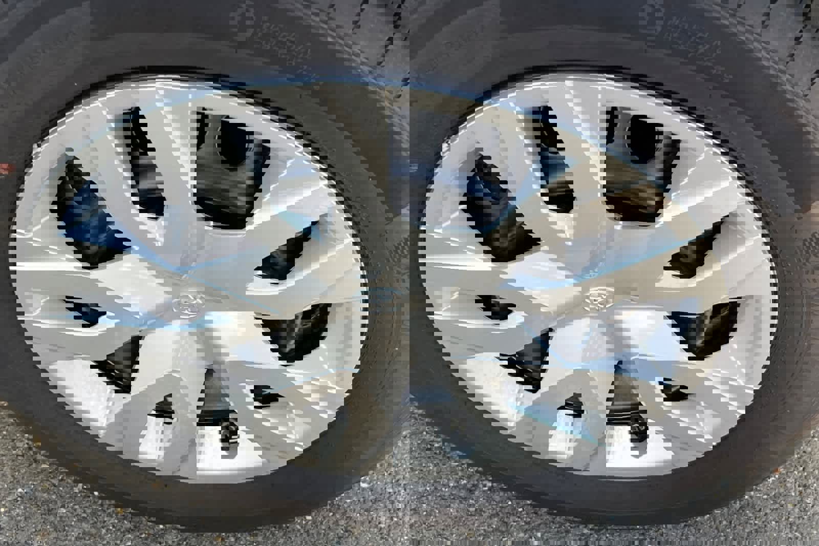 Certified 2024 Toyota Corolla Cross L image 22