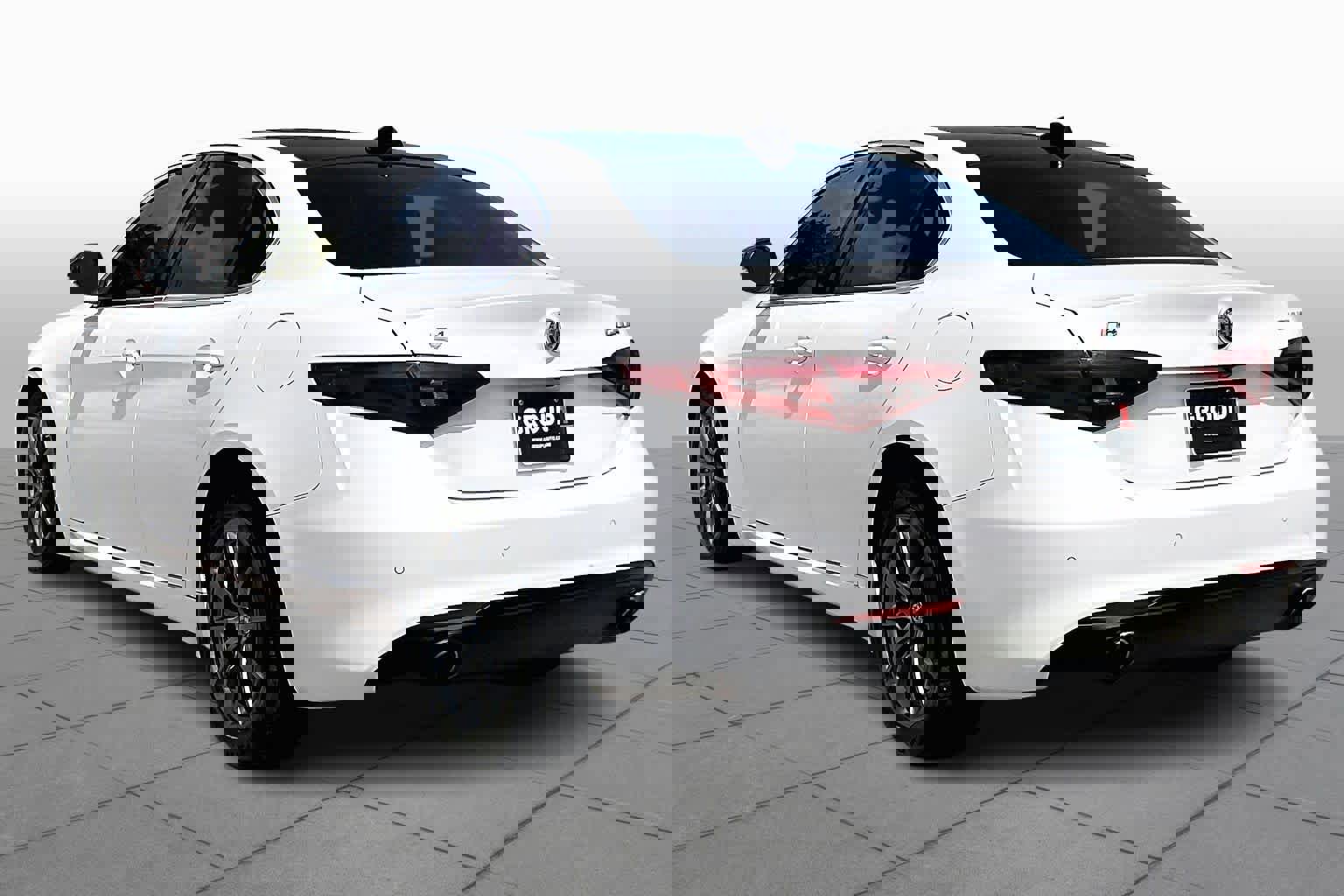 Used 2018 Alfa Romeo Giulia AWD image 11