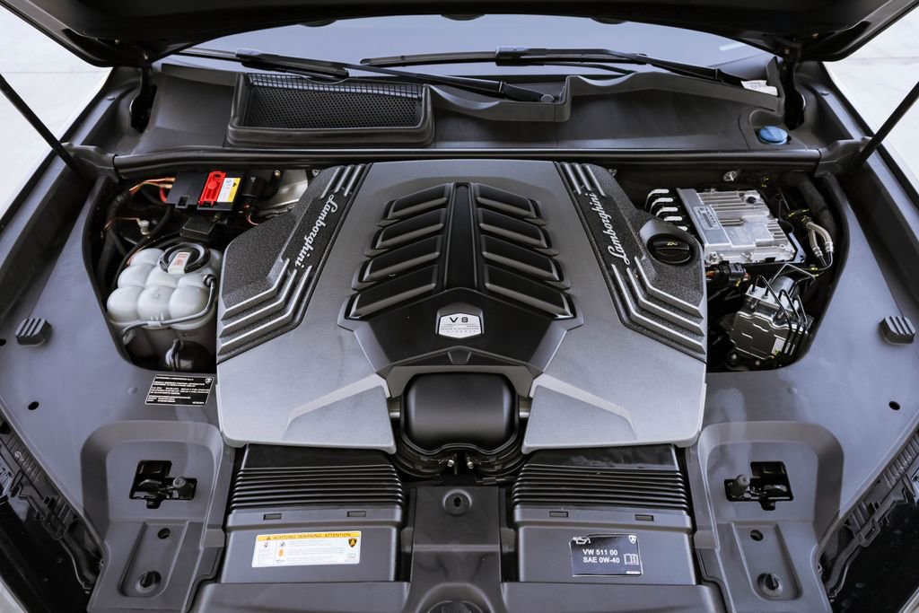 Used 2022 Lamborghini Urus image 25