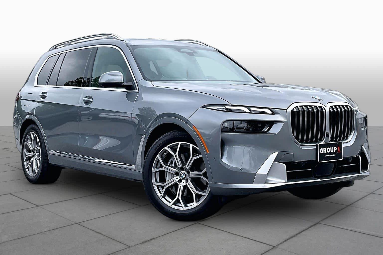 Used 2025 BMW X7 xDrive40i w/ Premium Package AWD/4WD image 2