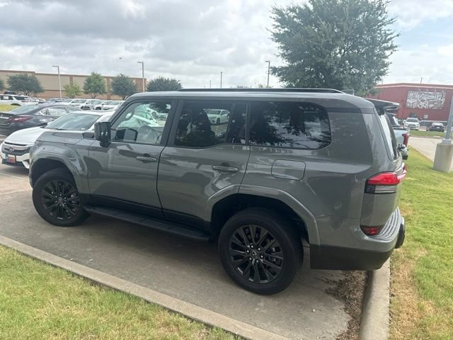 Used 2025 Lexus GX 550 w/ Accessory Package (2T) AWD/4WD image 3