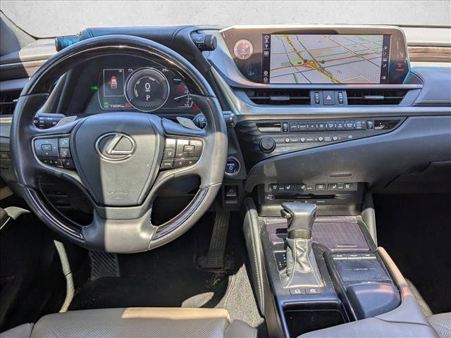 Used 2019 Lexus ES 300h w/ Accessory Package 2 image 18