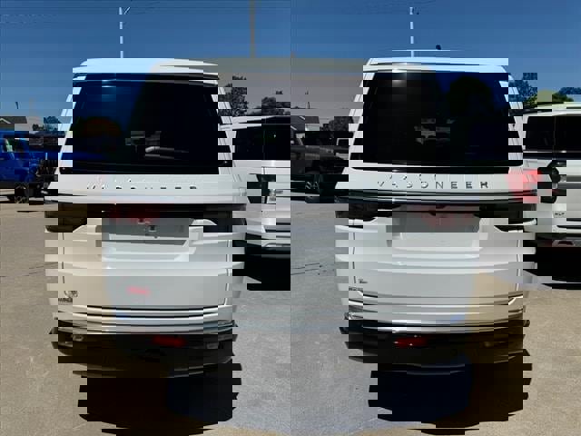 Used 2024 Jeep Wagoneer L 4WD w/ Convenience Group I image 5