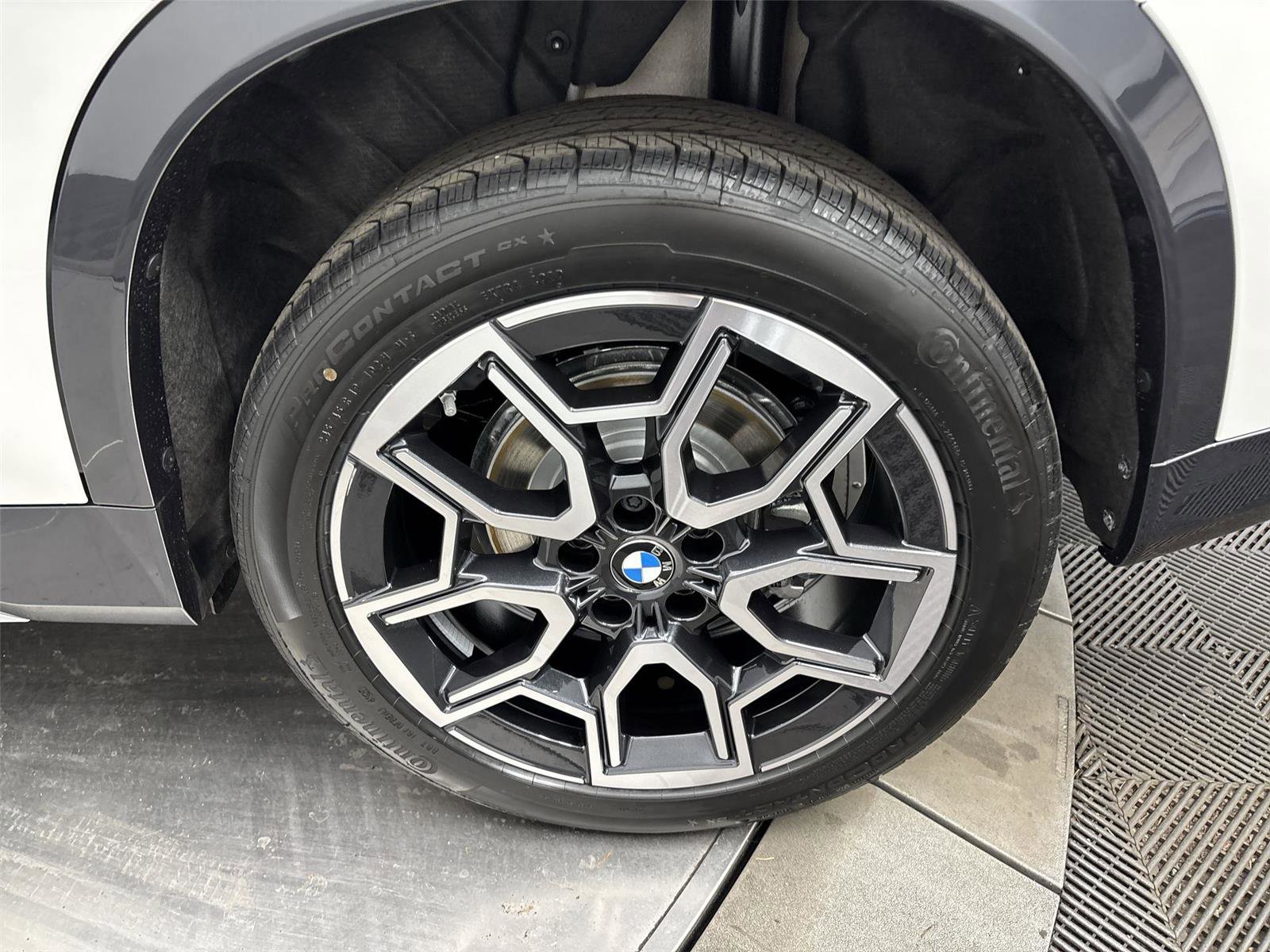 New 2026 BMW X1 xDrive28i w/ Convenience Package AWD/4WD image 27