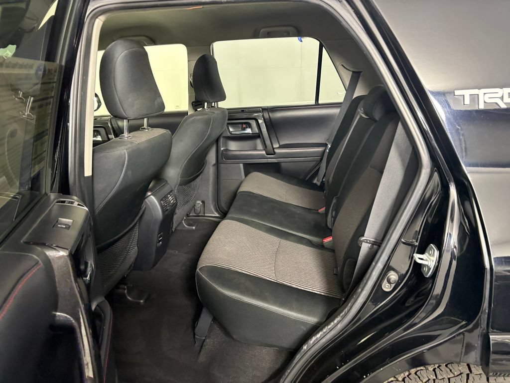 Used 2018 Toyota 4Runner TRD Off-Road w/ TRD Performance Package AWD/4WD image 27