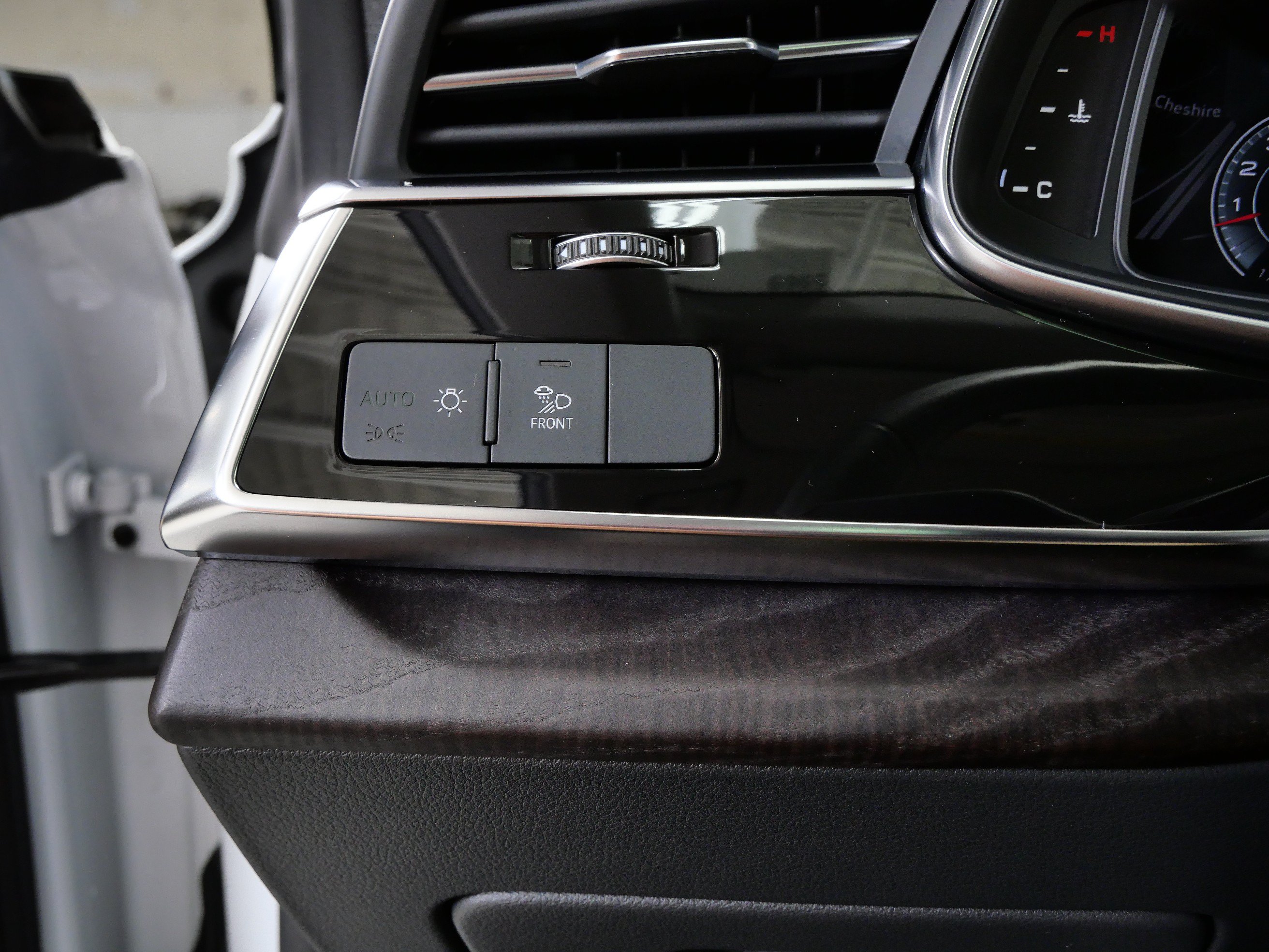 Used 2023 Audi Q8 Premium Plus w/ Premium Plus Package AWD/4WD image 26