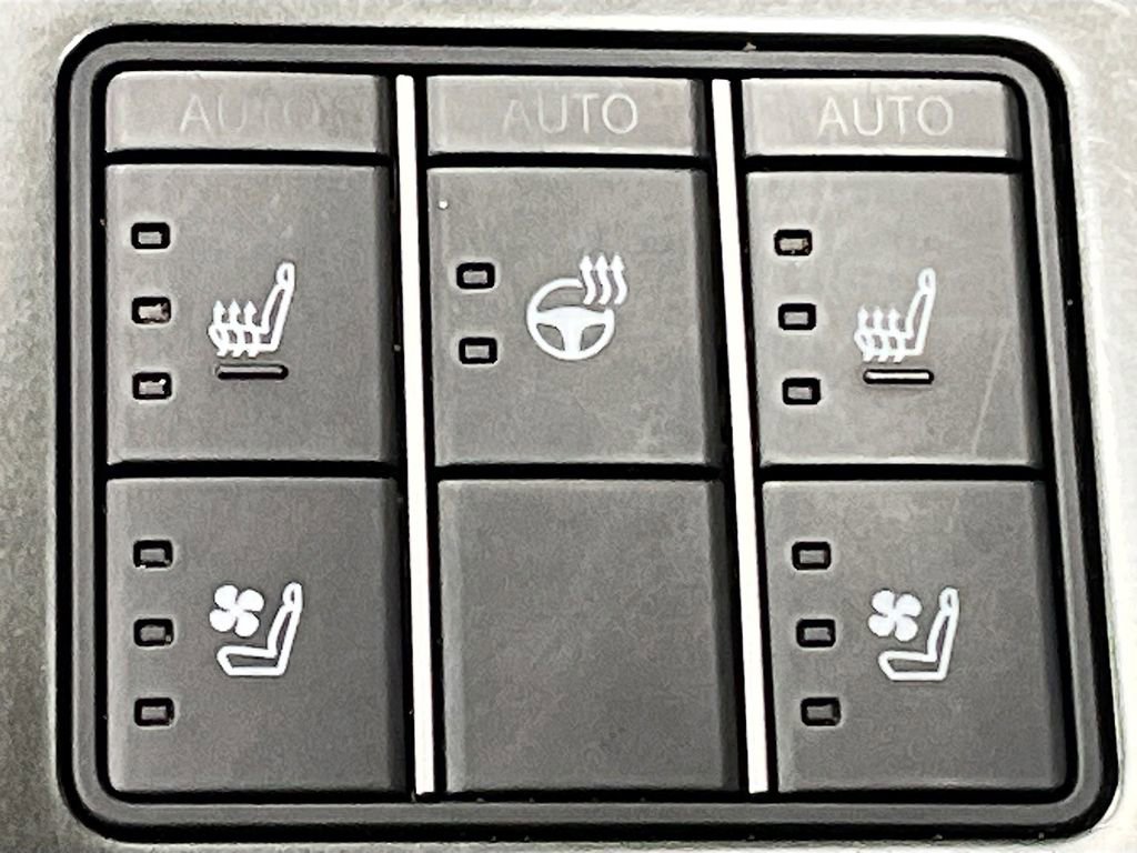 Used 2025 Lexus UX 300h AWD w/ Accessory Package (Z1) image 20