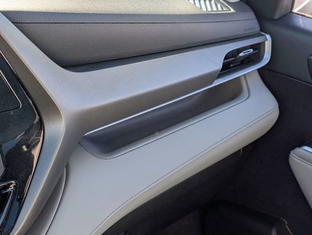 Used 2022 Toyota Highlander XLE image 27