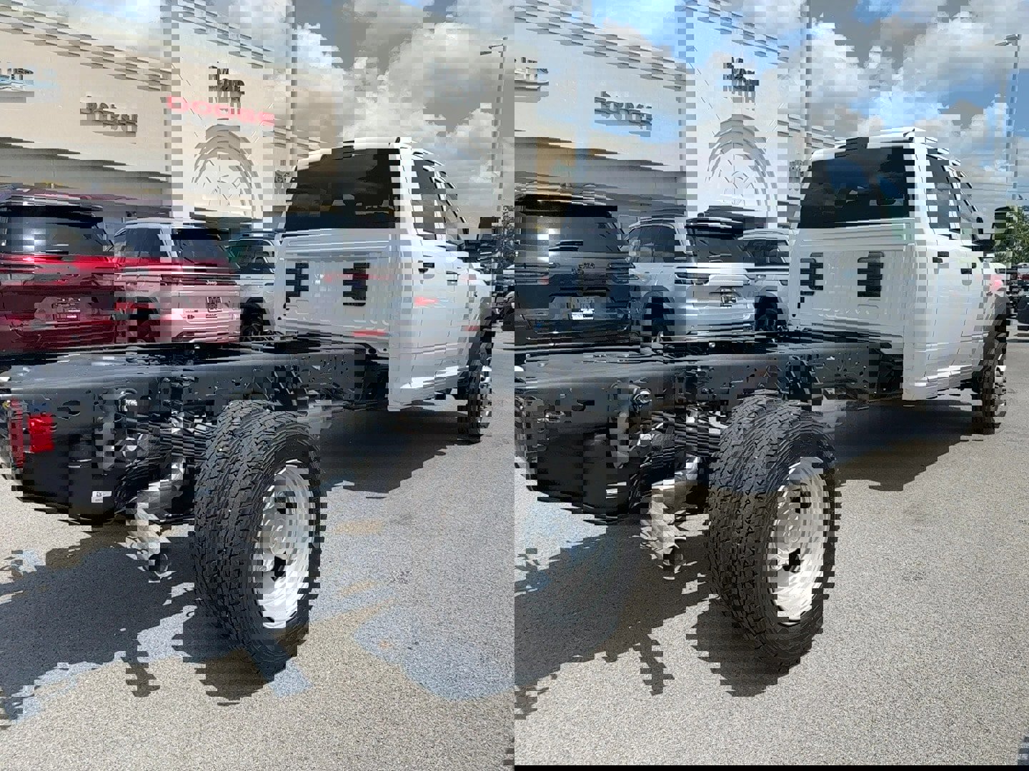 New 2025 RAM 5500 4x4 Crew Cab image 5