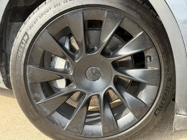 Used 2022 Tesla Model Y Long Range AWD/4WD image 9
