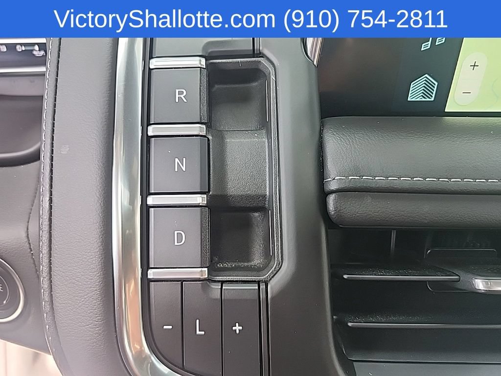 Used 2022 Chevrolet Suburban LT w/ LT Signature Plus Package AWD/4WD image 8