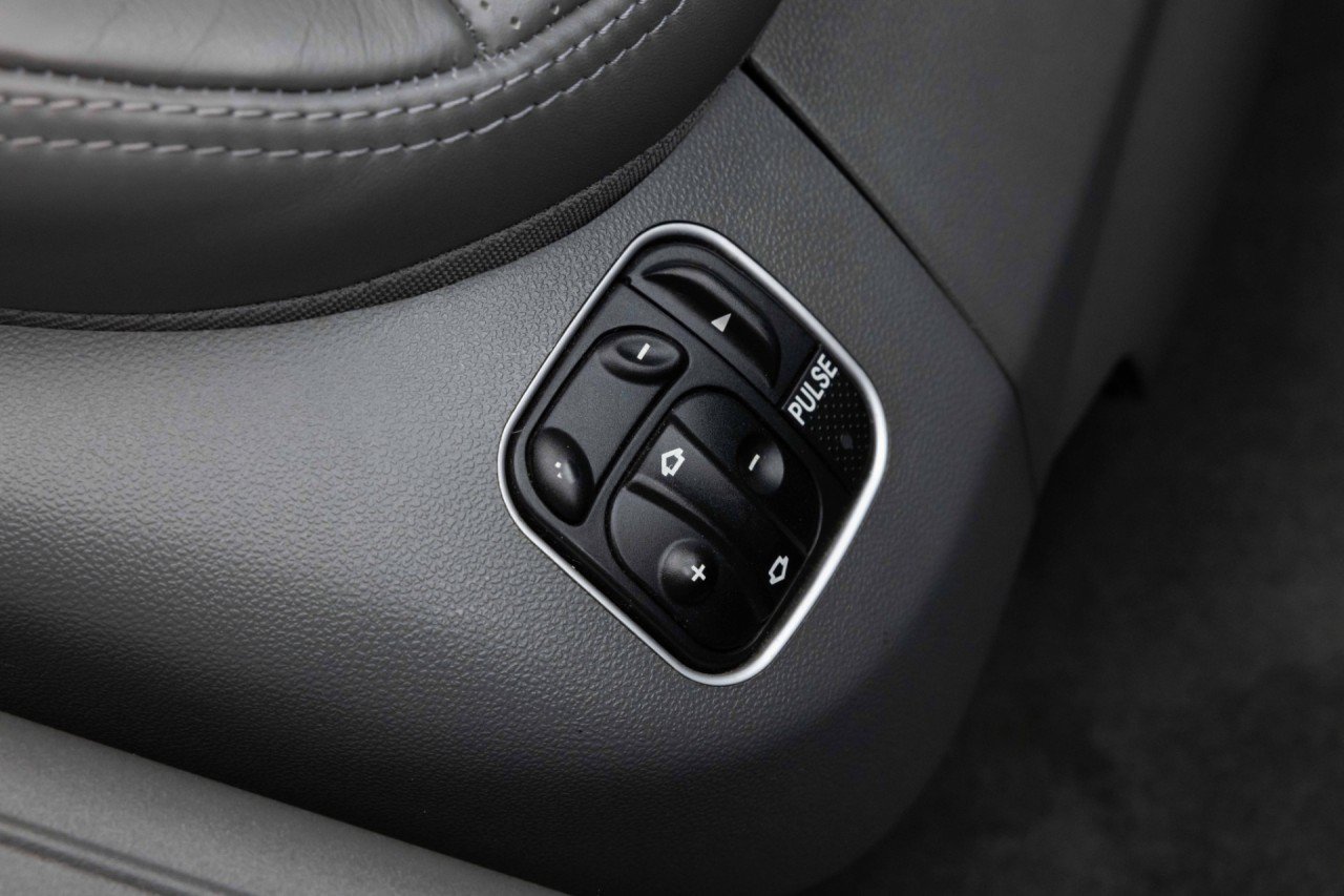 Used 2005 Mercedes-Benz SL 65 AMG image 40