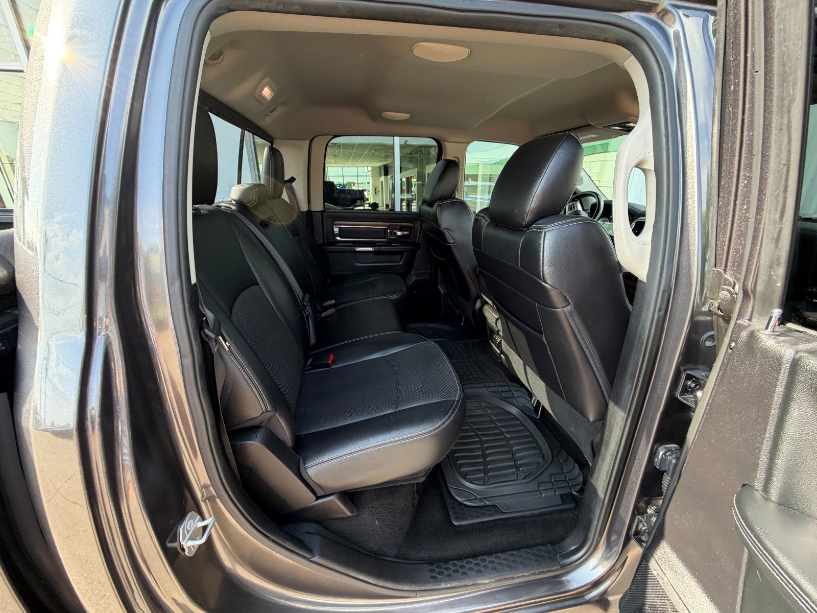 Used 2016 RAM 1500 Laramie w/ Convenience Group image 27