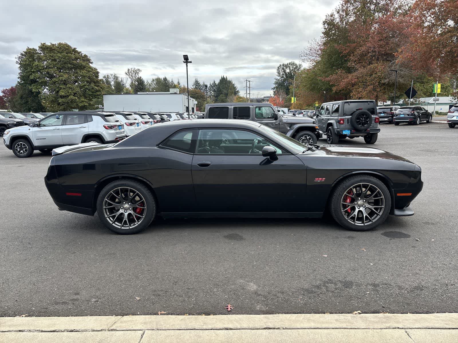 Used 2015 Dodge Challenger SRT RWD image 5