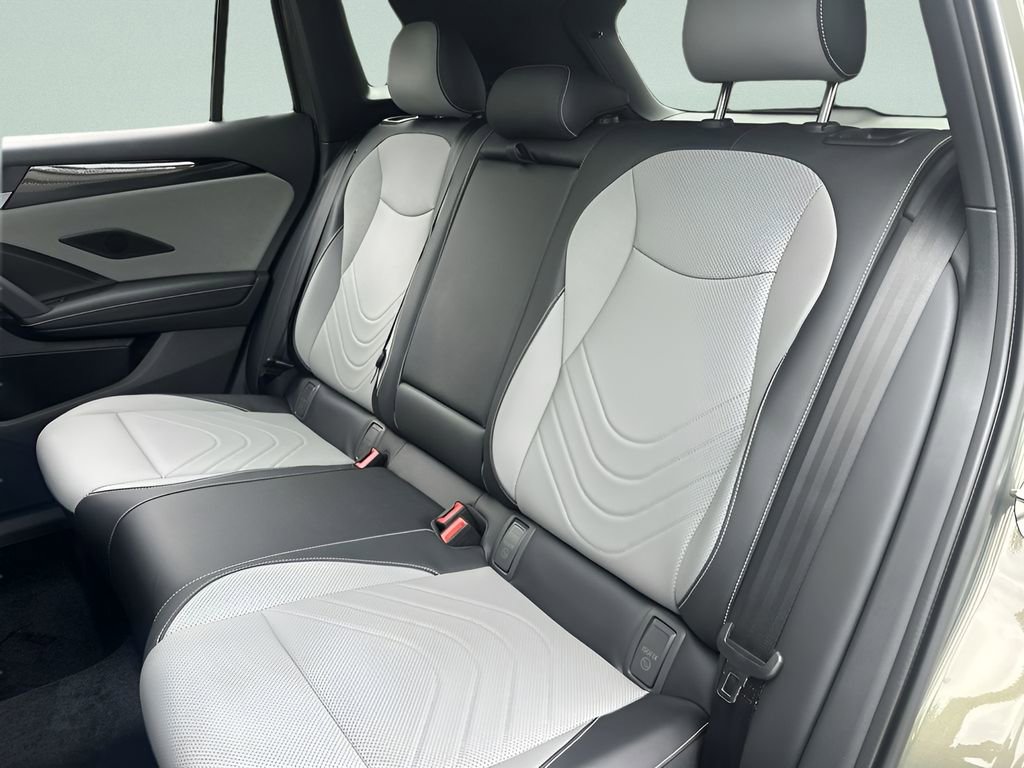 New 2026 Volkswagen Tiguan SE R-Line image 23