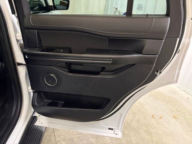 Used 2021 Ford Expedition XL AWD/4WD image 16