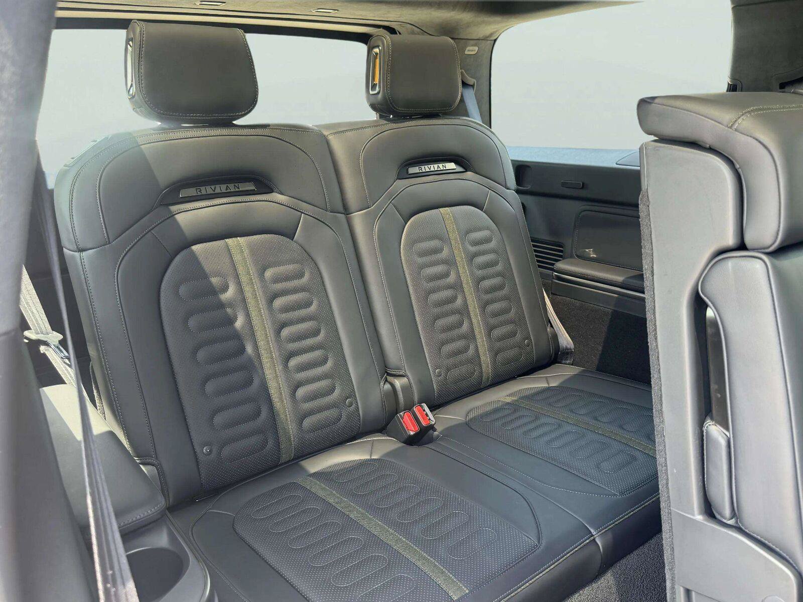 Used 2025 Rivian R1S Adventure AWD/4WD image 53