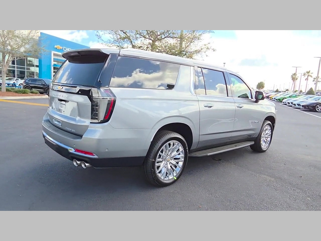 New 2026 Chevrolet Suburban Premier image 26