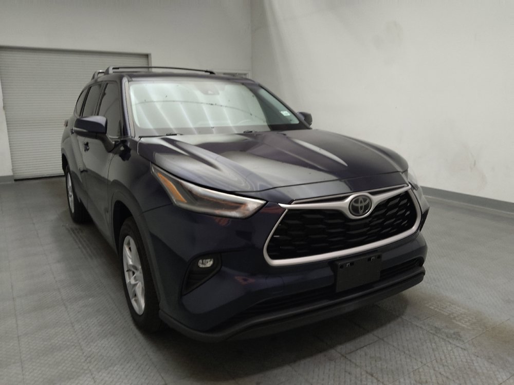 Used 2021 Toyota Highlander LE FWD image 14