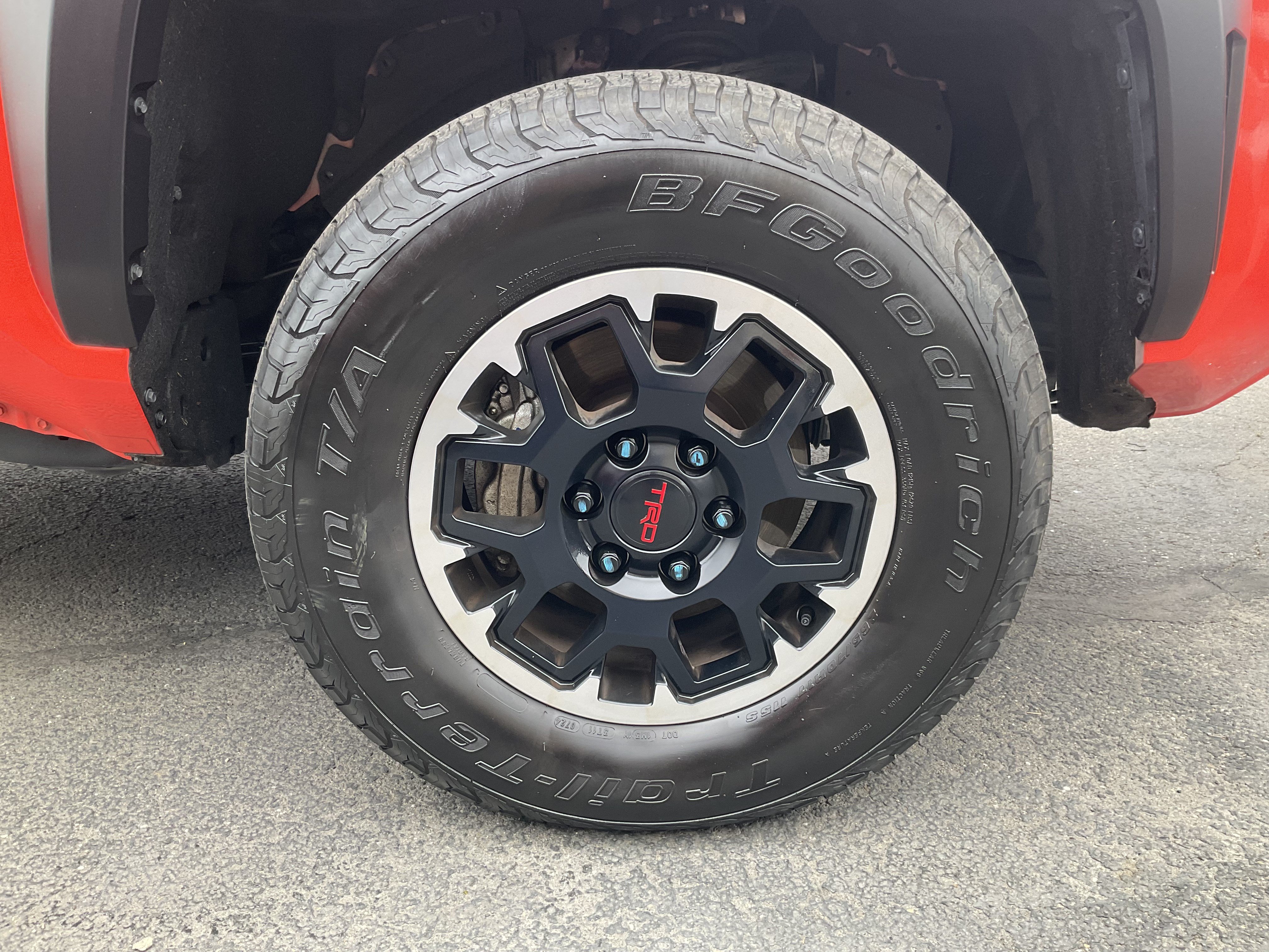 Used 2024 Toyota Tacoma TRD Off-Road AWD/4WD image 14