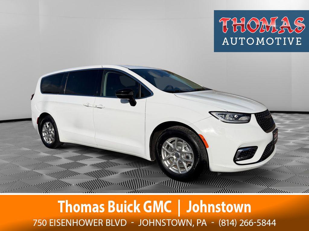 Used 2024 Chrysler Pacifica Touring-L image 1