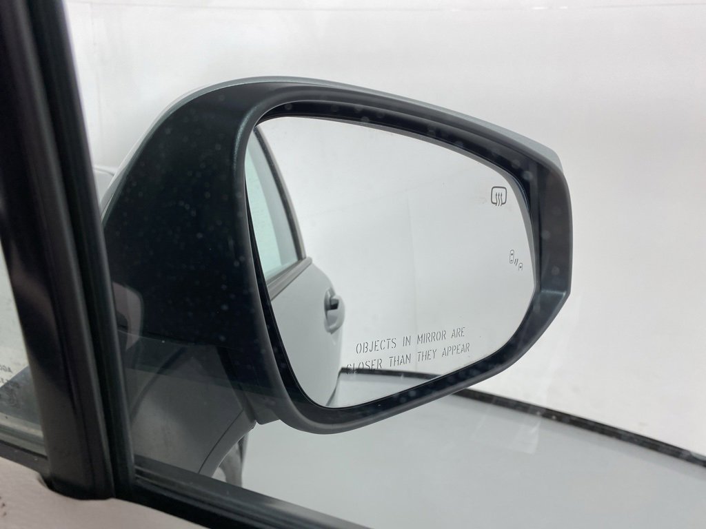 Used 2023 Toyota Sienna LE image 9