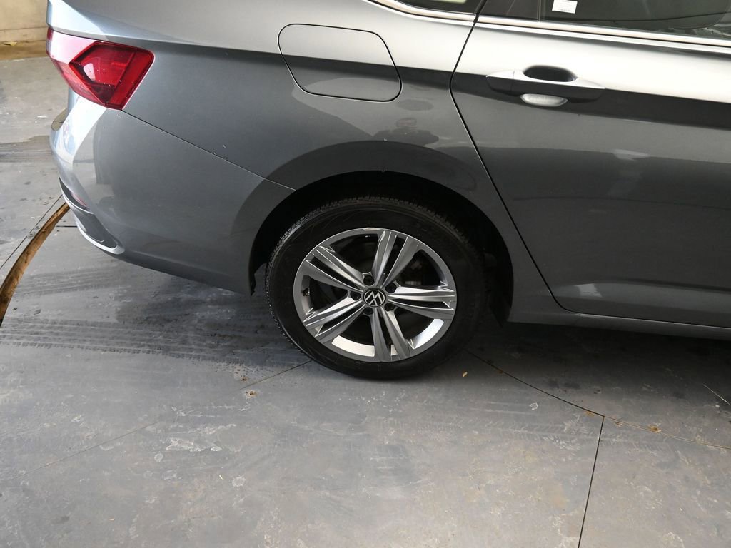 Used 2024 Volkswagen Jetta SE image 19