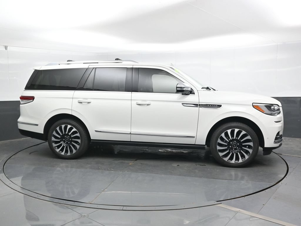 Used 2022 Lincoln Navigator Black Label AWD/4WD image 5