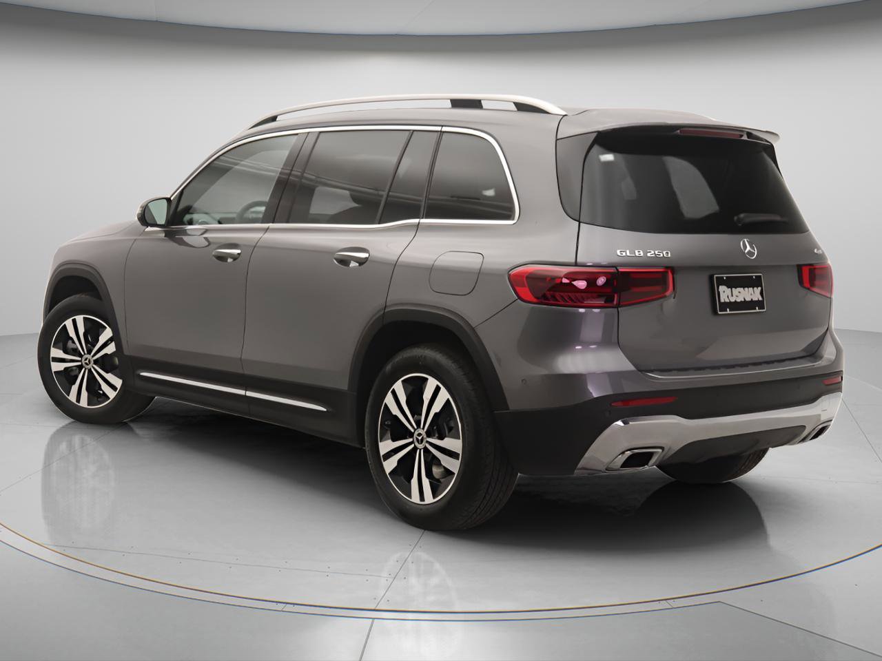 New 2026 Mercedes-Benz GLB 250 4MATIC image 2