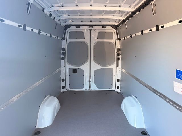 Used 2025 Mercedes-Benz Sprinter 2500 image 18