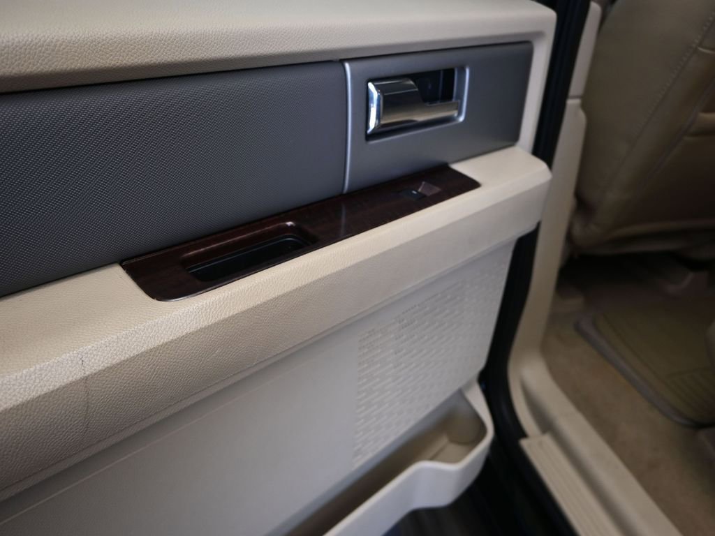 Used 2012 Ford Expedition XLT RWD image 15