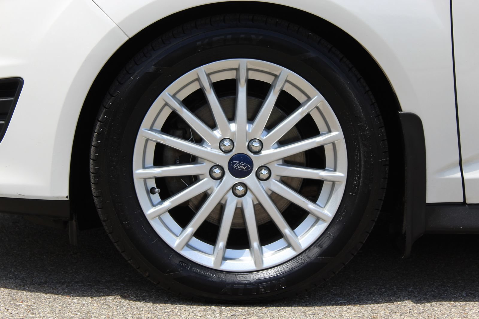 Used 2015 Ford C-MAX Energi SEL w/ Equipment Group 302A FWD image 25