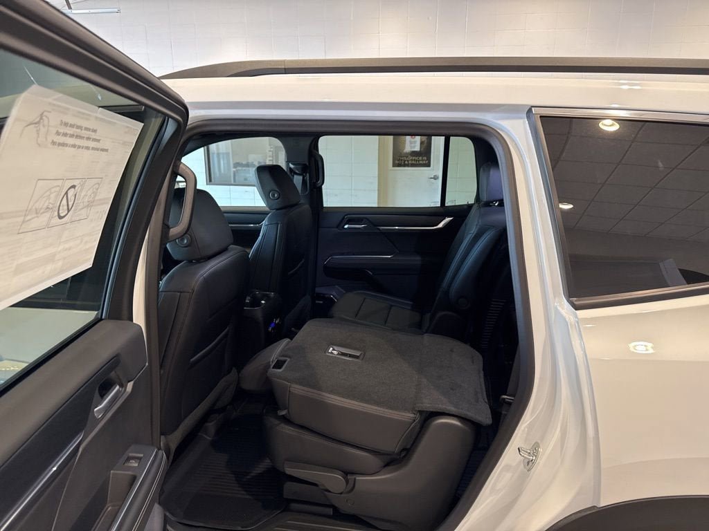 New 2025 GMC Acadia Elevation w/ Elevation Premium Package AWD/4WD image 20