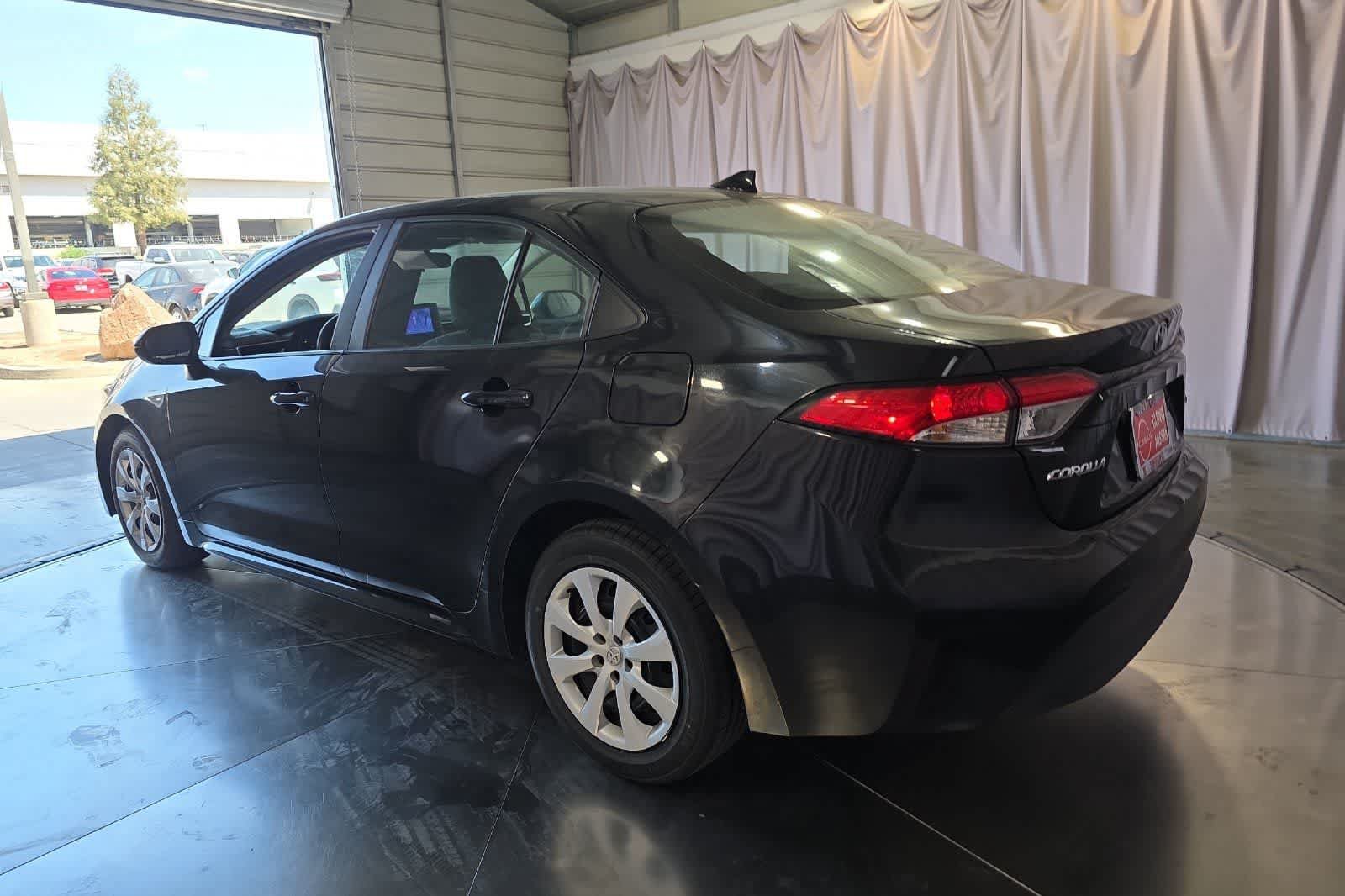 Used 2024 Toyota Corolla LE FWD image 7