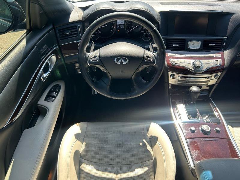 Used 2016 INFINITI Q70 3.7 w/ Sport Package RWD image 9