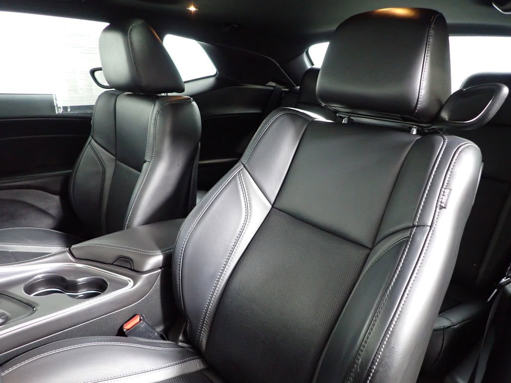 Used 2018 Dodge Challenger GT image 27