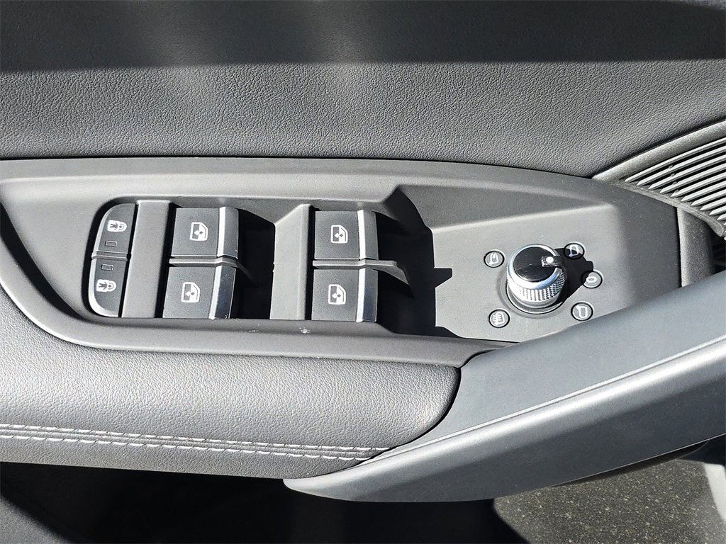 Certified 2025 Audi Q5 2.0T Premium Plus image 19