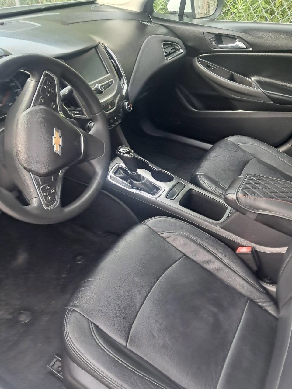 Used 2016 Chevrolet Cruze LT FWD image 2