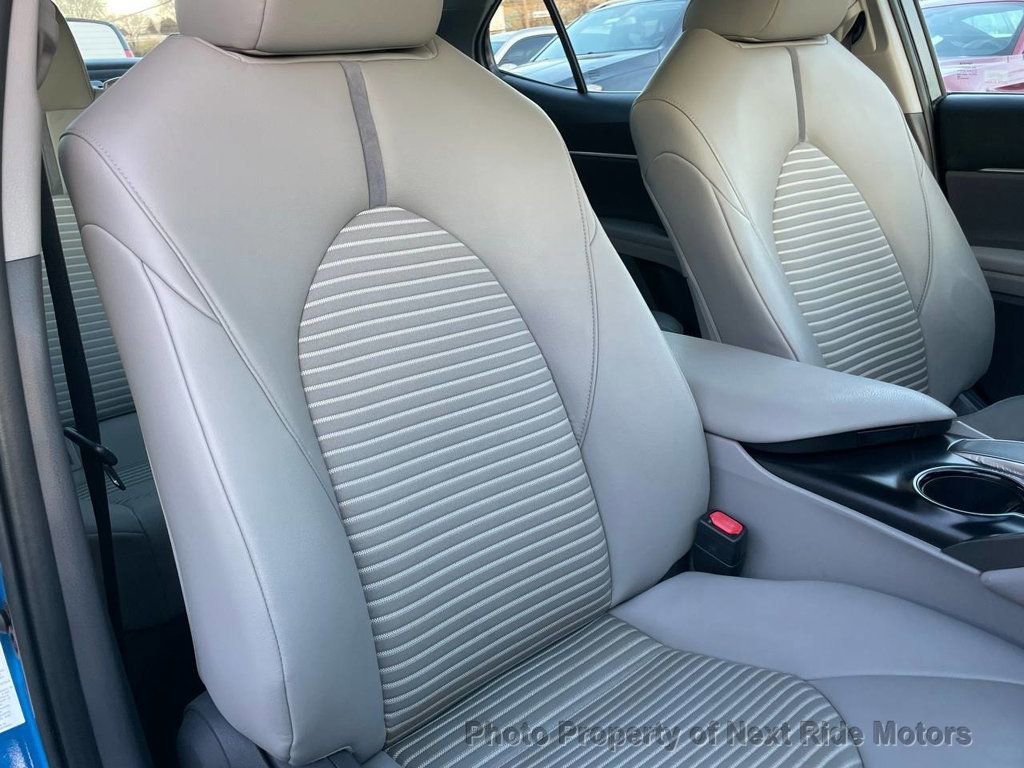 Used 2018 Toyota Camry SE image 16