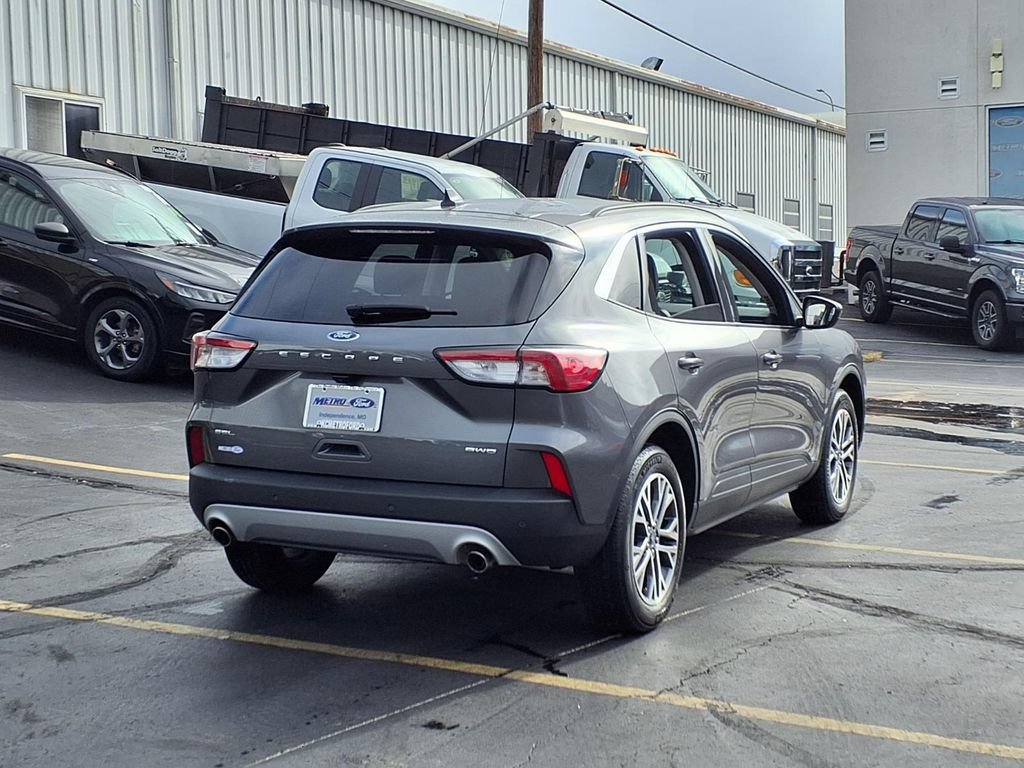 Certified 2022 Ford Escape SEL w/ Technology Package AWD/4WD image 3