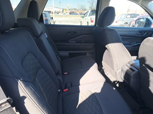 Certified 2024 Nissan Pathfinder S image 19