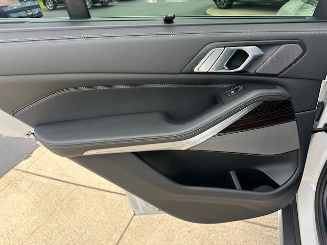 Used 2026 BMW X5 xDrive40i AWD/4WD image 18