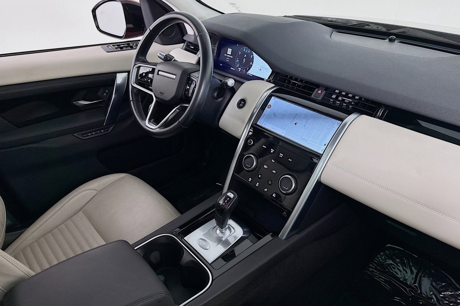 Used 2022 Land Rover Discovery Sport SE image 15