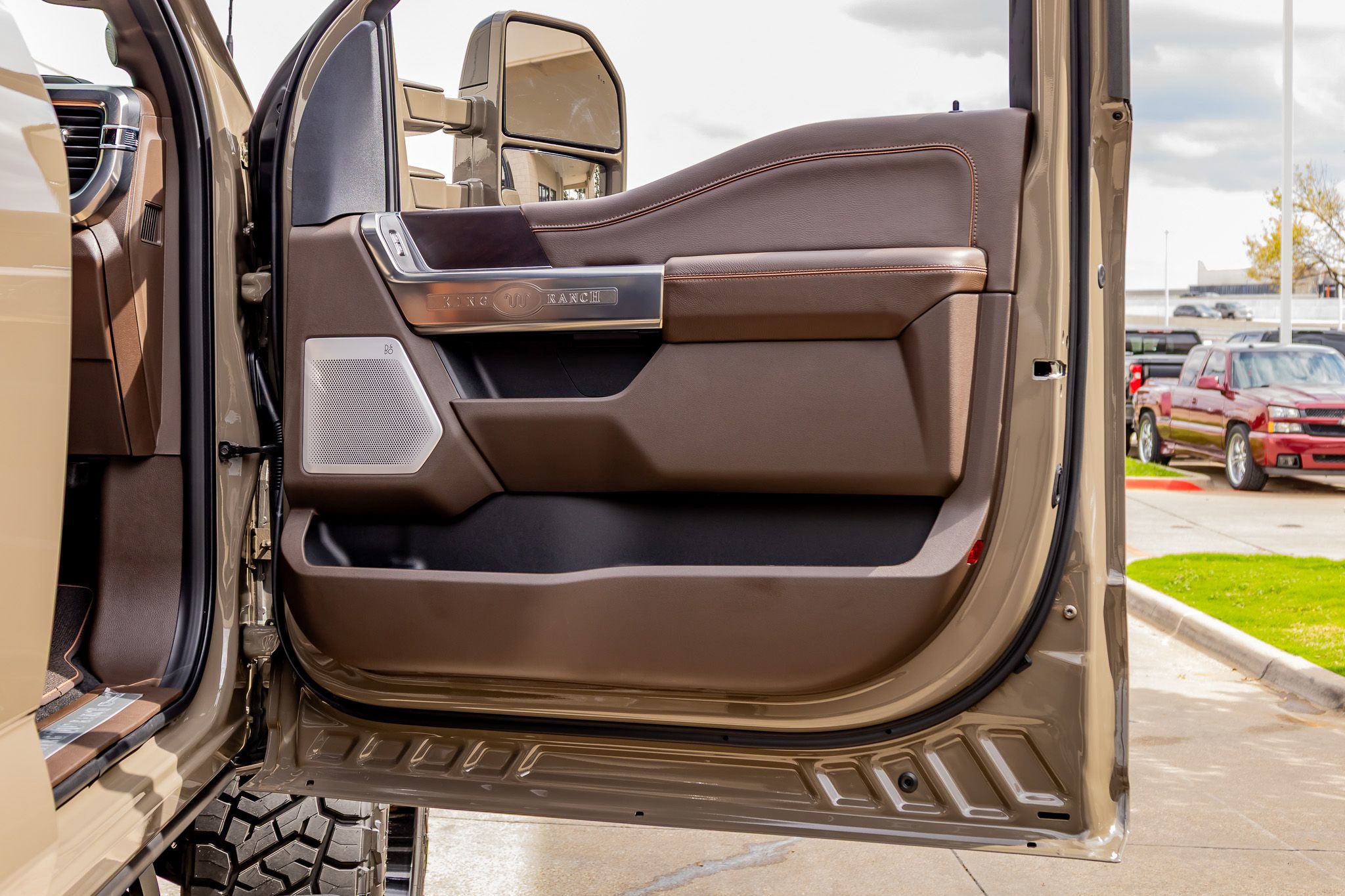 Used 2026 Ford F250 King Ranch w/ Chrome Package image 38