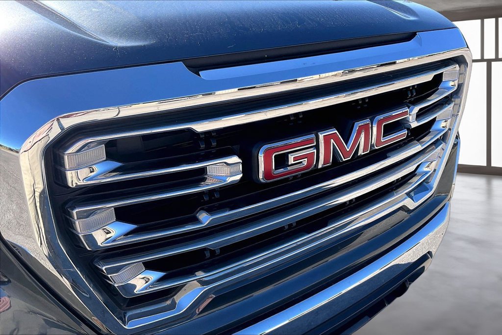 Used 2021 GMC Sierra 1500 SLT w/ SLT Premium Package AWD/4WD image 32