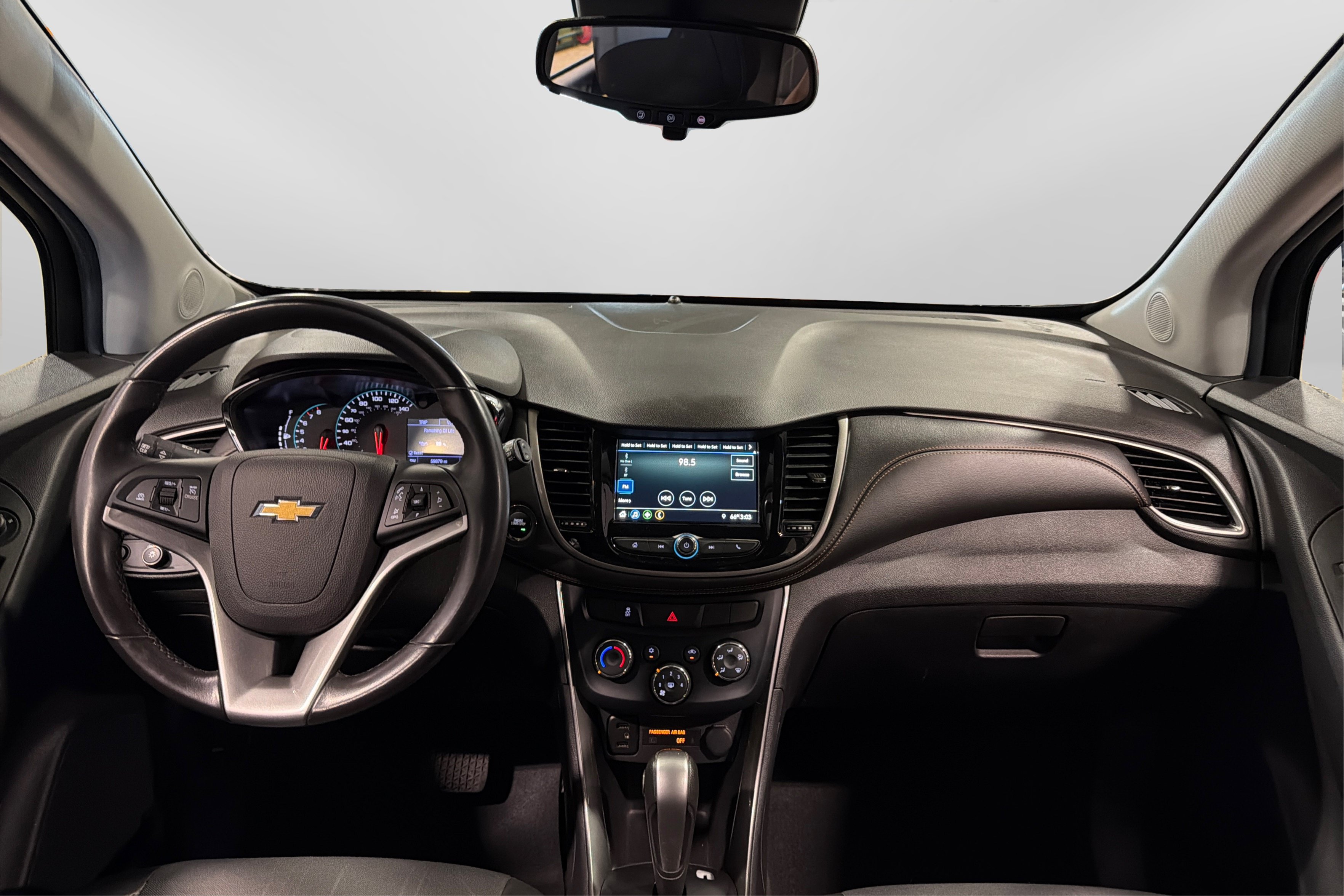 Used 2019 Chevrolet Trax LT w/ LT Convenience Package AWD/4WD image 21